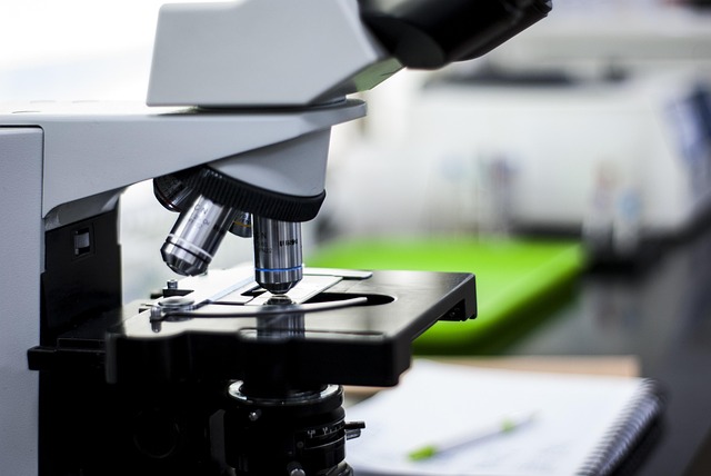 高溫?zé)崦艟郯滨ゴ呋瘎?，適用于單組份、潛伏型聚氨酯涂料和膠黏劑